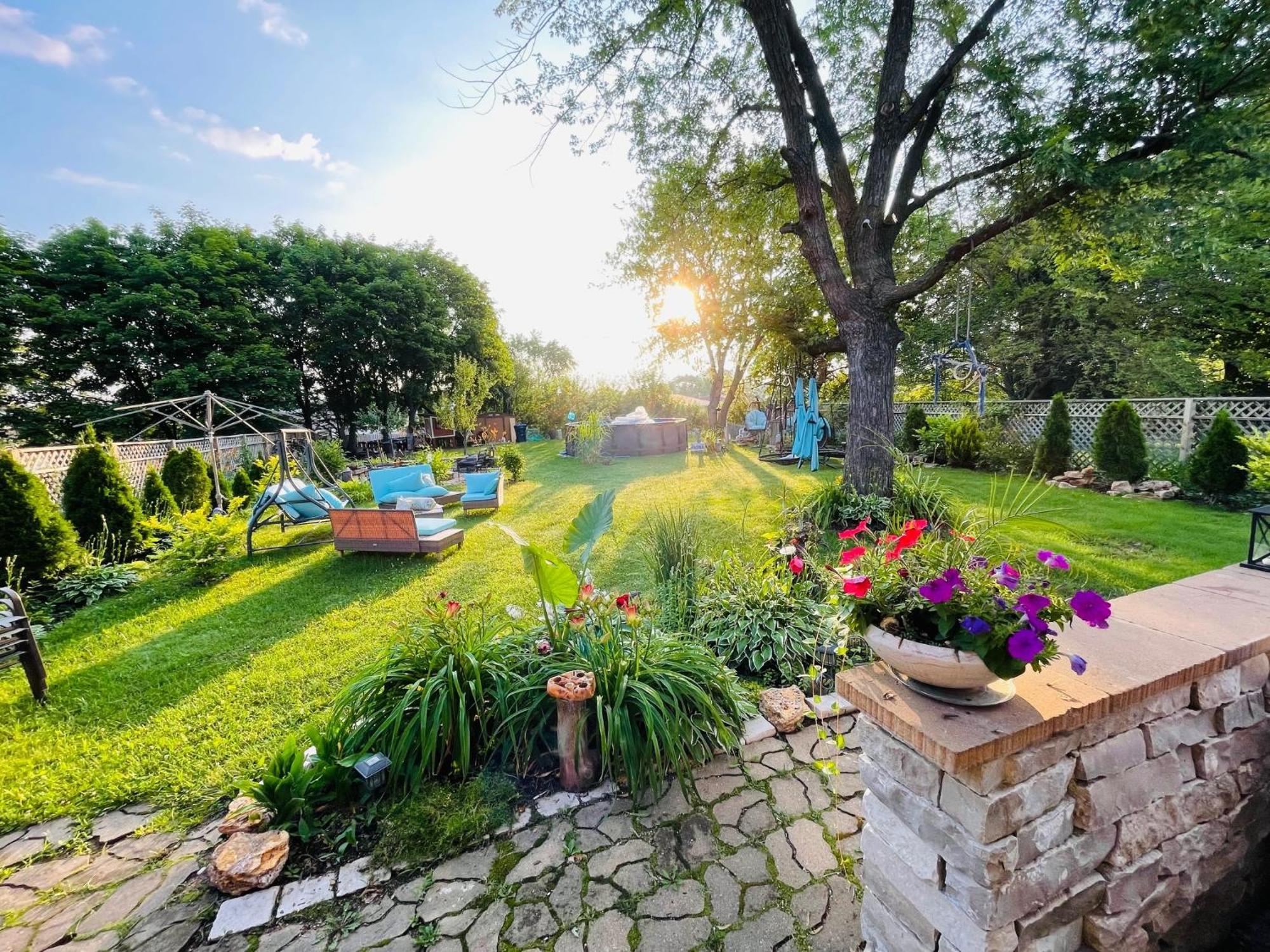 Schaumburg Paradise Oasis With A Secret Garden And Private Pool Екстер'єр фото